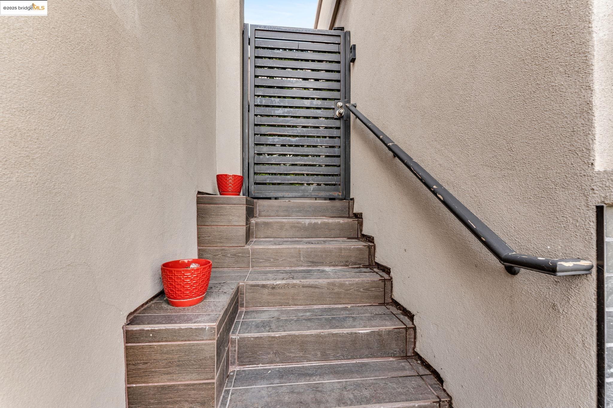 770-772 55th St, Oakland, California 94609, ,Residential Income,For Sale,770-772 55th St,41103238