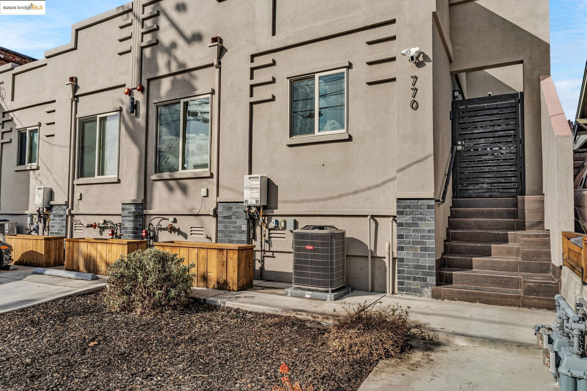 770-772 55th St, Oakland, California 94609, ,Residential Income,For Sale,770-772 55th St,41103238