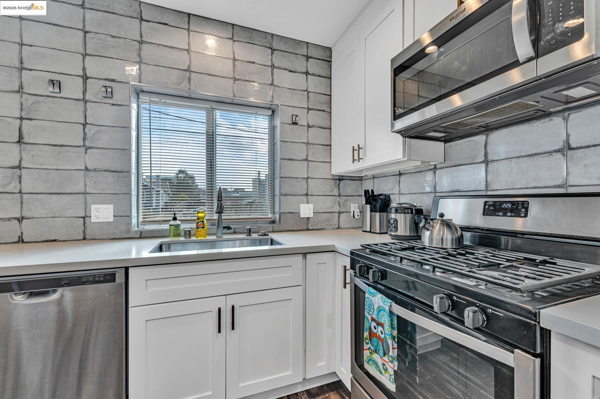 770-772 55th St, Oakland, California 94609, ,Residential Income,For Sale,770-772 55th St,41103238