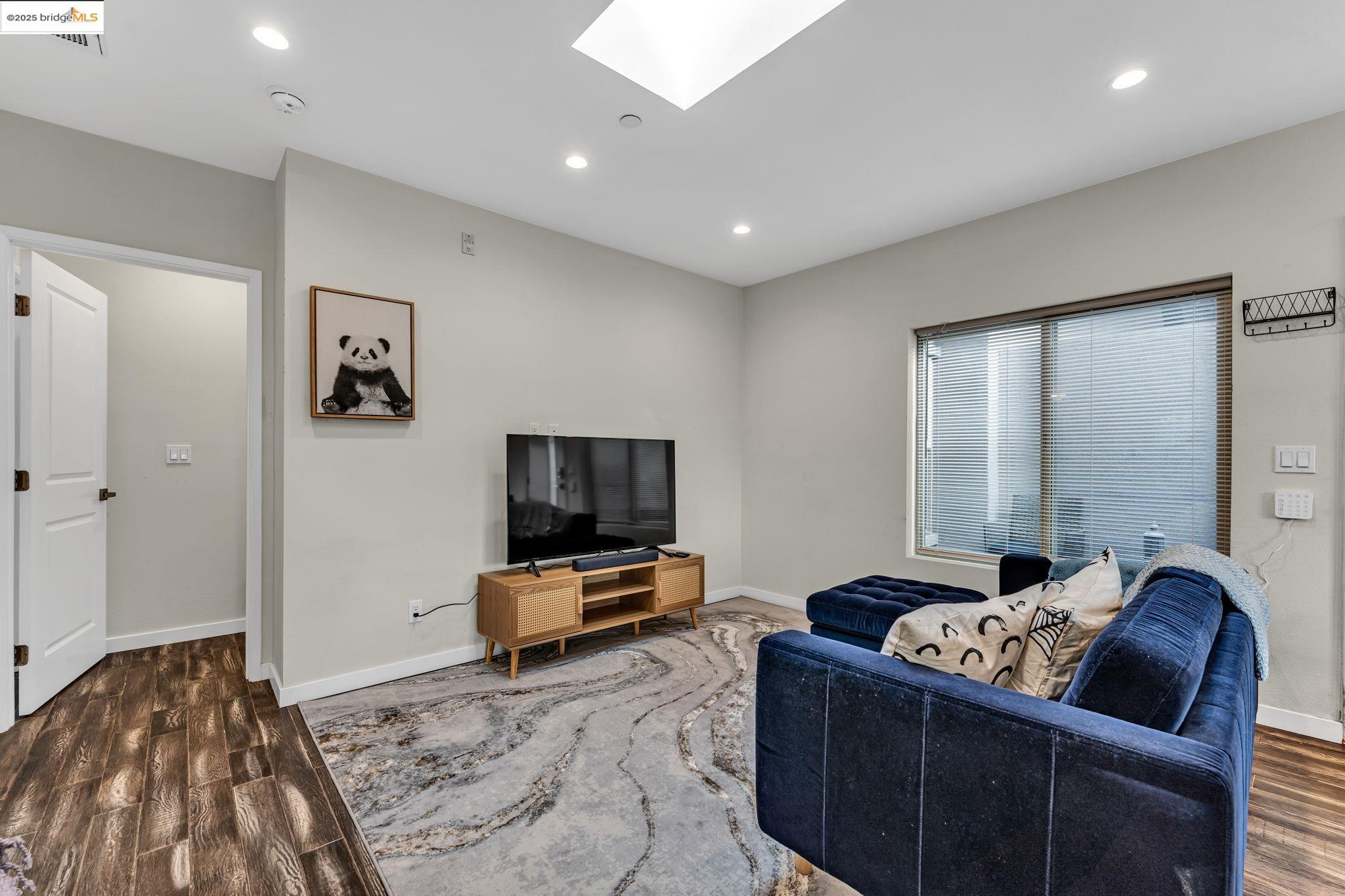 770-772 55th St, Oakland, California 94609, ,Residential Income,For Sale,770-772 55th St,41103238