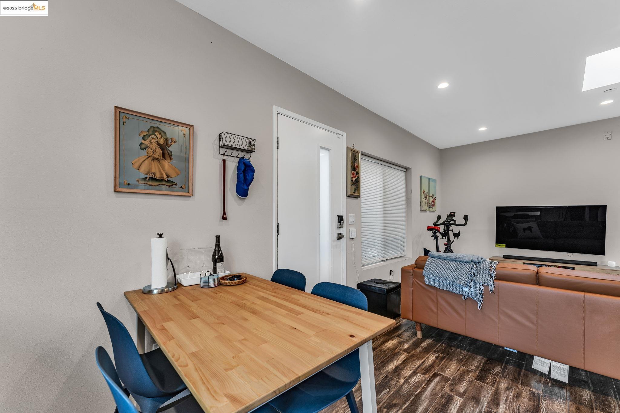 770-772 55th St, Oakland, California 94609, ,Residential Income,For Sale,770-772 55th St,41103238