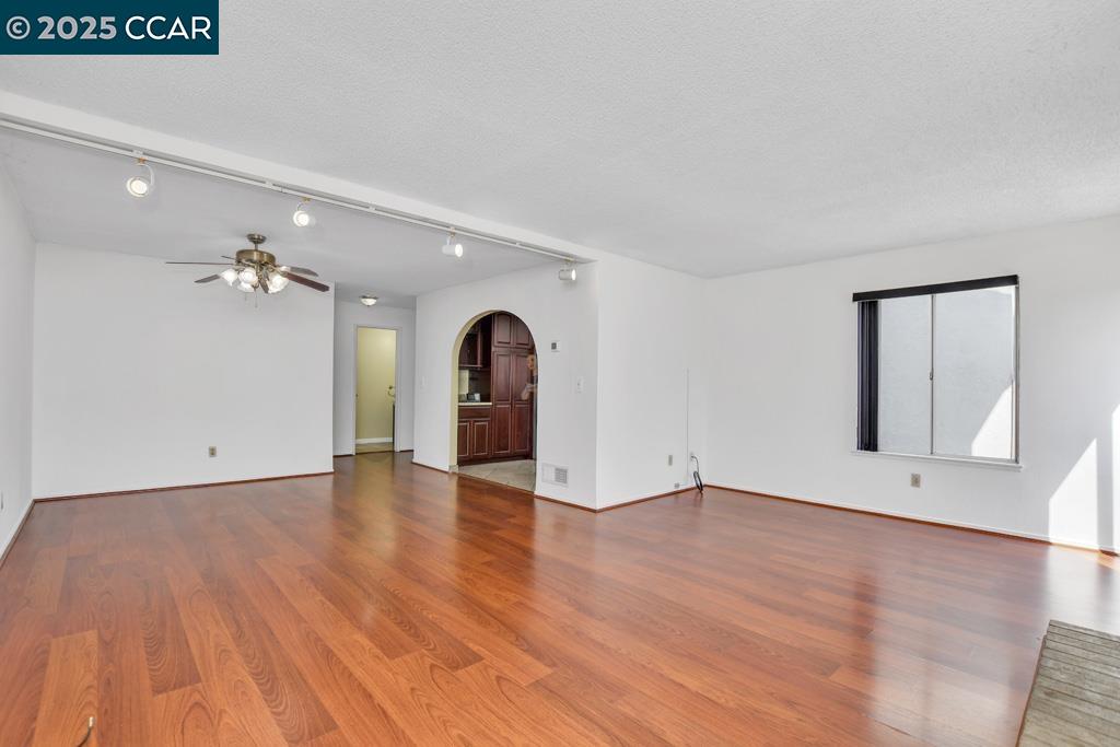 65 Edgewater Pl, Pittsburg, California 94565, 4 Bedrooms Bedrooms, 8 Rooms Rooms,2 BathroomsBathrooms,Residential,For Sale,65 Edgewater Pl,41103240
