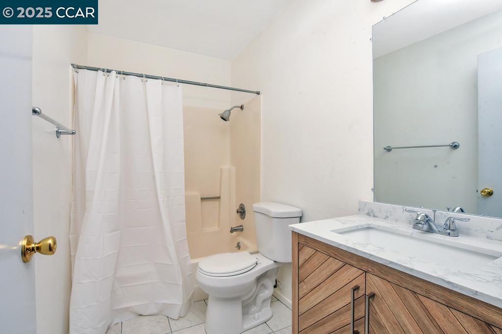 65 Edgewater Pl, Pittsburg, California 94565, 4 Bedrooms Bedrooms, 8 Rooms Rooms,2 BathroomsBathrooms,Residential,For Sale,65 Edgewater Pl,41103240
