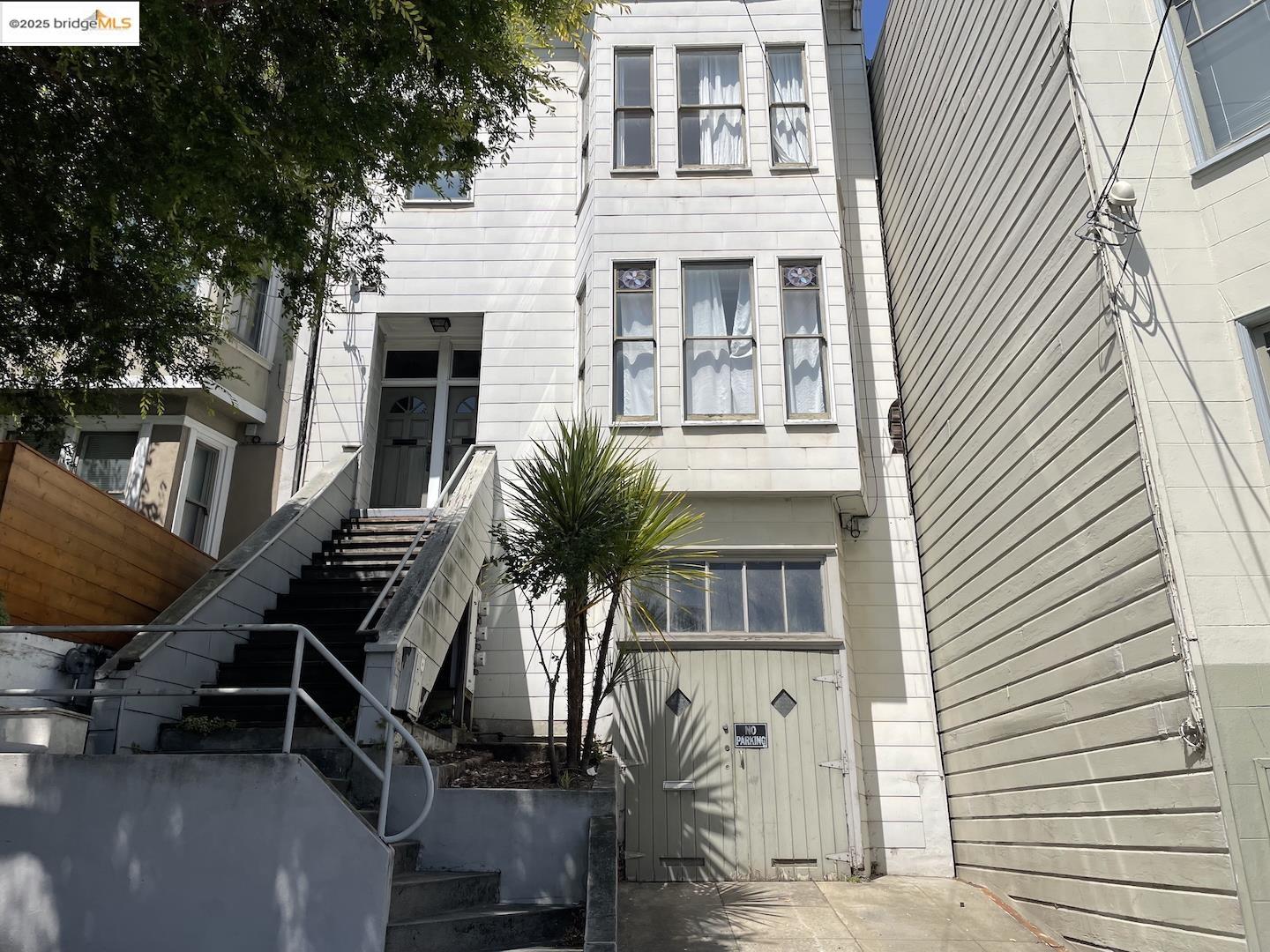 Detail Gallery Image 1 of 1 For 704 Castro St, San Francisco,  CA 94114 - – Beds | – Baths
