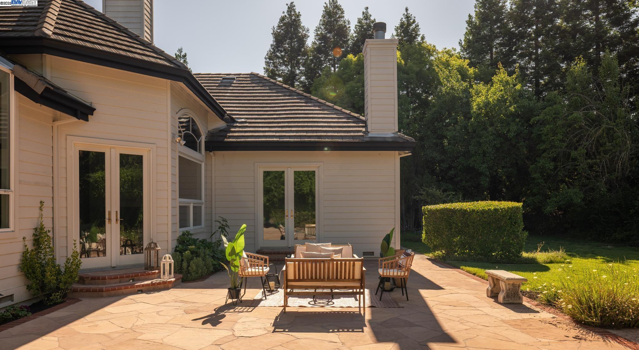 5318 Stonehurst Drive, Martinez, California 94553, 4 Bedrooms Bedrooms, 11 Rooms Rooms,3 BathroomsBathrooms,Residential,For Sale,5318 Stonehurst Drive,41103243