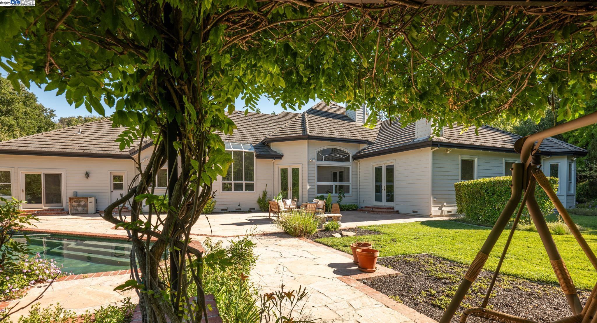 5318 Stonehurst Drive, Martinez, California 94553, 4 Bedrooms Bedrooms, 11 Rooms Rooms,3 BathroomsBathrooms,Residential,For Sale,5318 Stonehurst Drive,41103243
