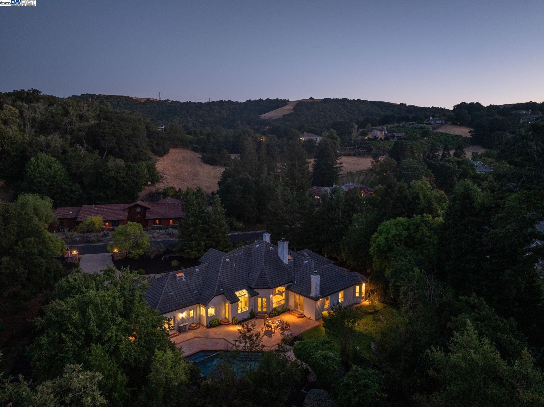 5318 Stonehurst Drive, Martinez, California 94553, 4 Bedrooms Bedrooms, 11 Rooms Rooms,3 BathroomsBathrooms,Residential,For Sale,5318 Stonehurst Drive,41103243