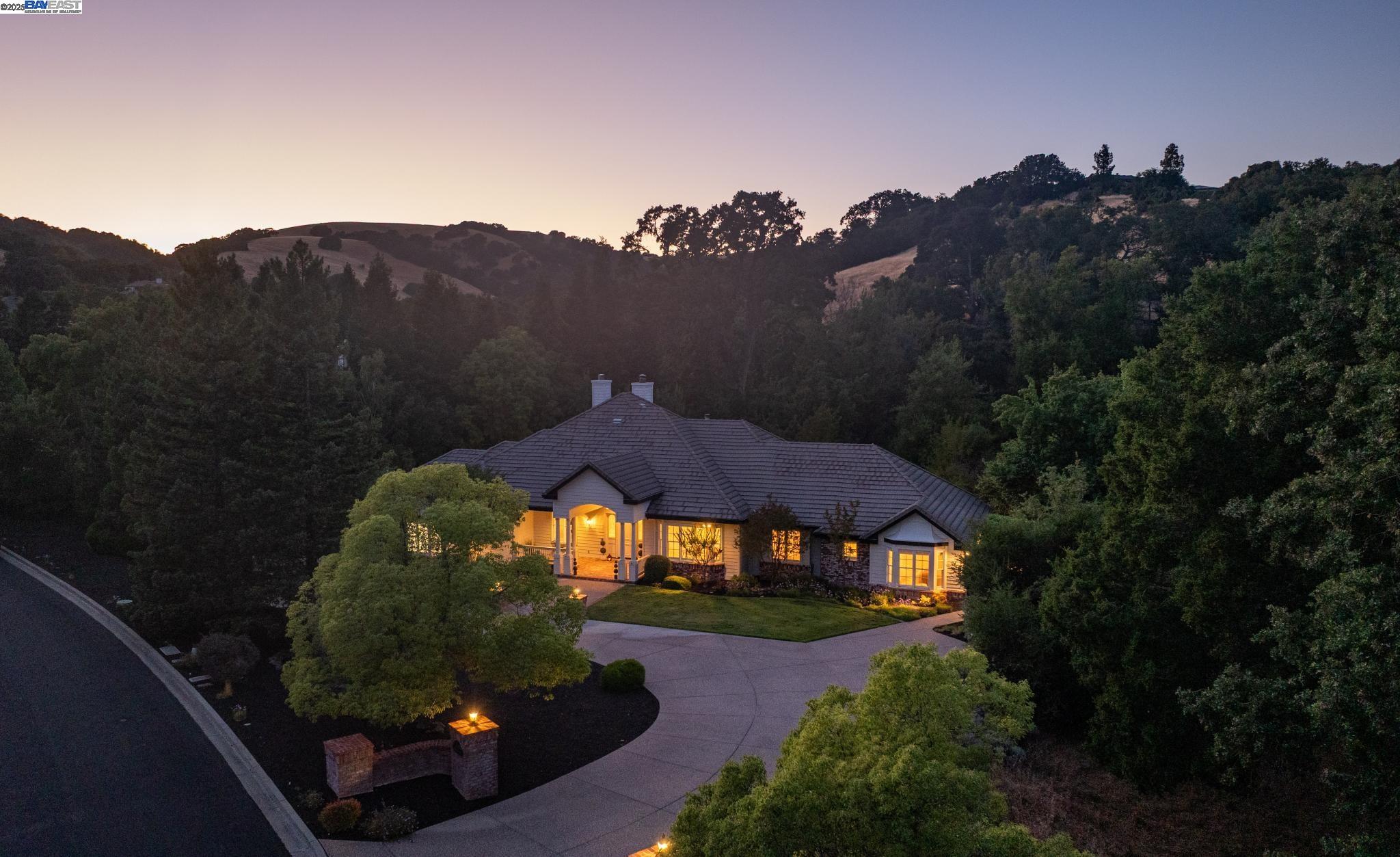 5318 Stonehurst Drive, Martinez, California 94553, 4 Bedrooms Bedrooms, 11 Rooms Rooms,3 BathroomsBathrooms,Residential,For Sale,5318 Stonehurst Drive,41103243