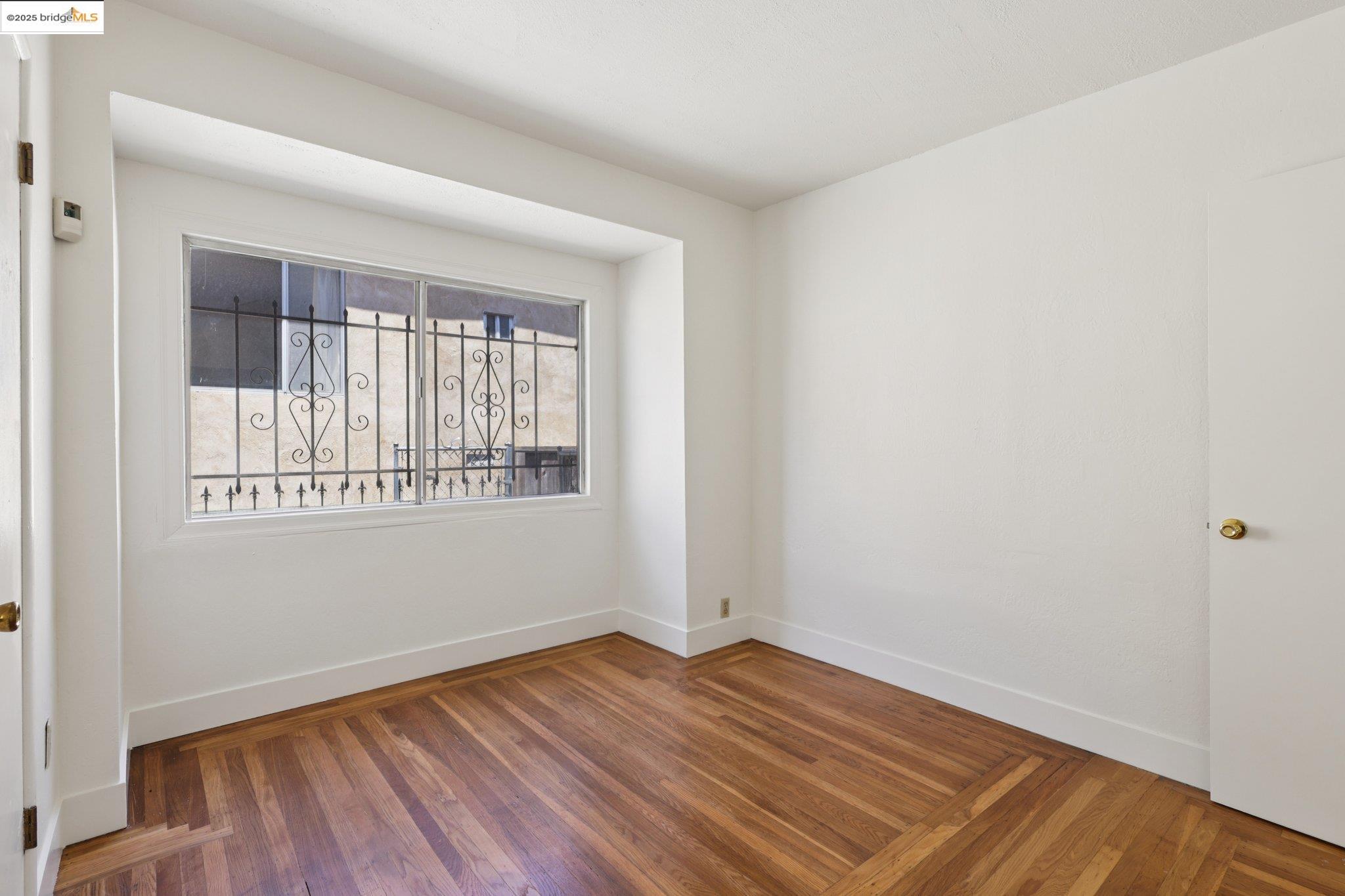1822 40Th Ave, Oakland, California 94601, 4 Bedrooms Bedrooms, 7 Rooms Rooms,2 BathroomsBathrooms,Residential,For Sale,1822 40Th Ave,41103245