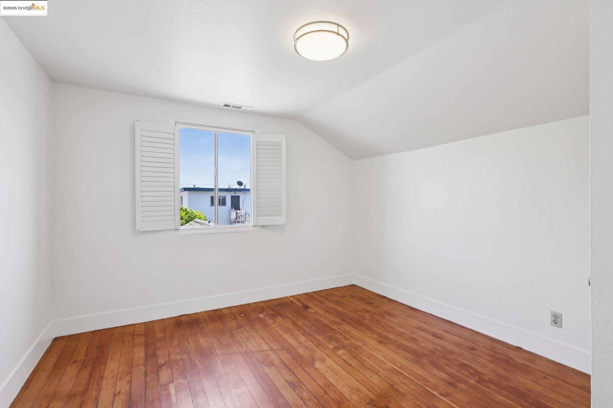 1822 40Th Ave, Oakland, California 94601, 4 Bedrooms Bedrooms, 7 Rooms Rooms,2 BathroomsBathrooms,Residential,For Sale,1822 40Th Ave,41103245
