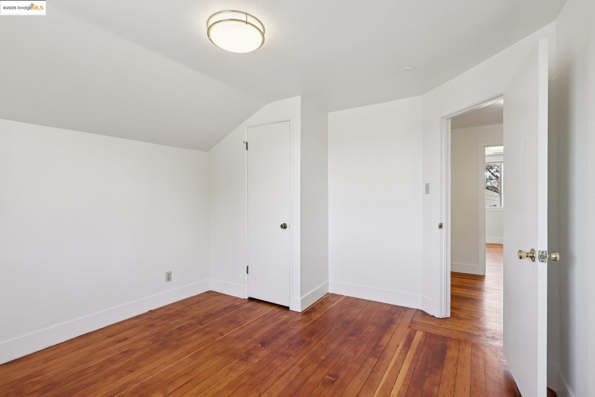 1822 40Th Ave, Oakland, California 94601, 4 Bedrooms Bedrooms, 7 Rooms Rooms,2 BathroomsBathrooms,Residential,For Sale,1822 40Th Ave,41103245