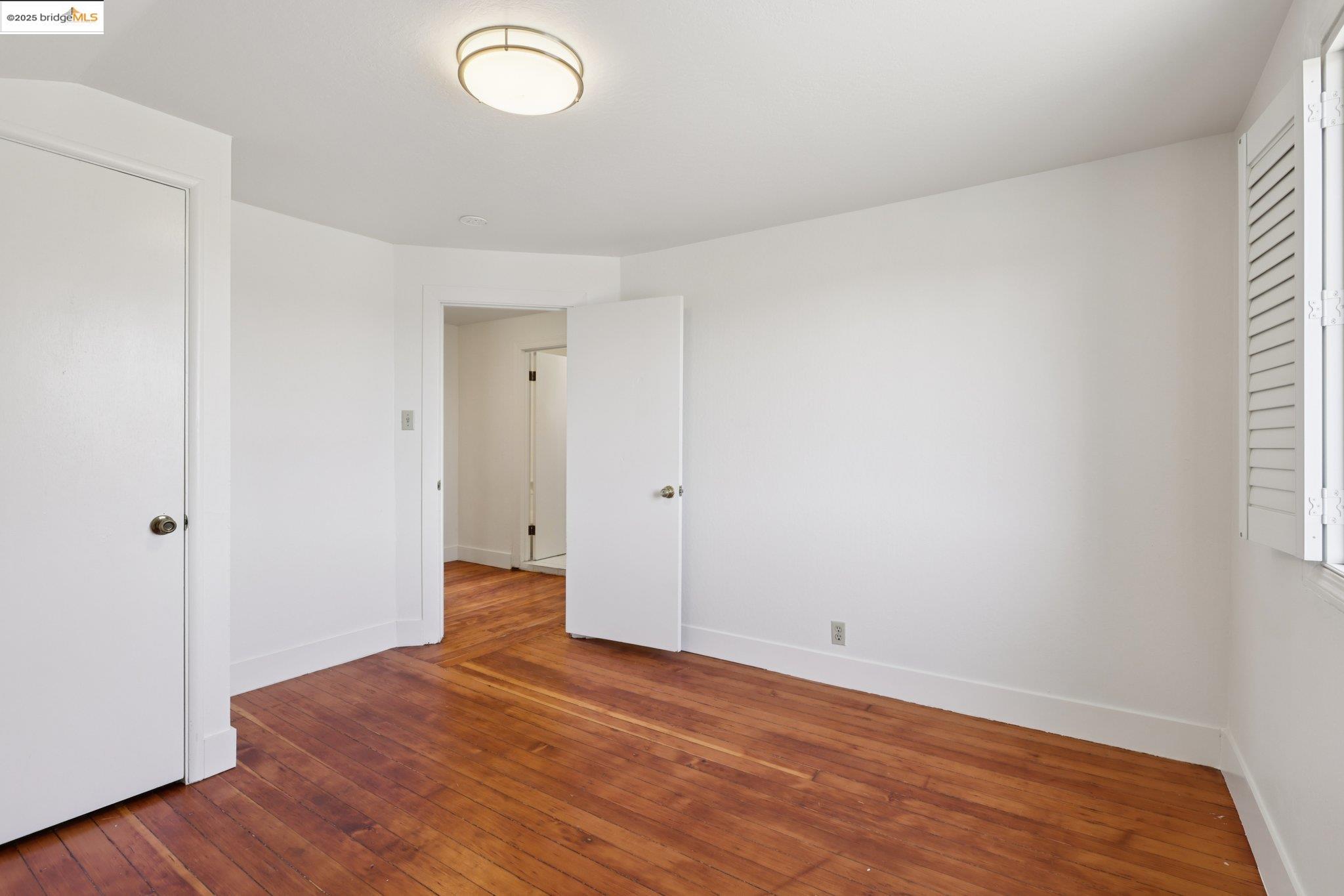 1822 40Th Ave, Oakland, California 94601, 4 Bedrooms Bedrooms, 7 Rooms Rooms,2 BathroomsBathrooms,Residential,For Sale,1822 40Th Ave,41103245