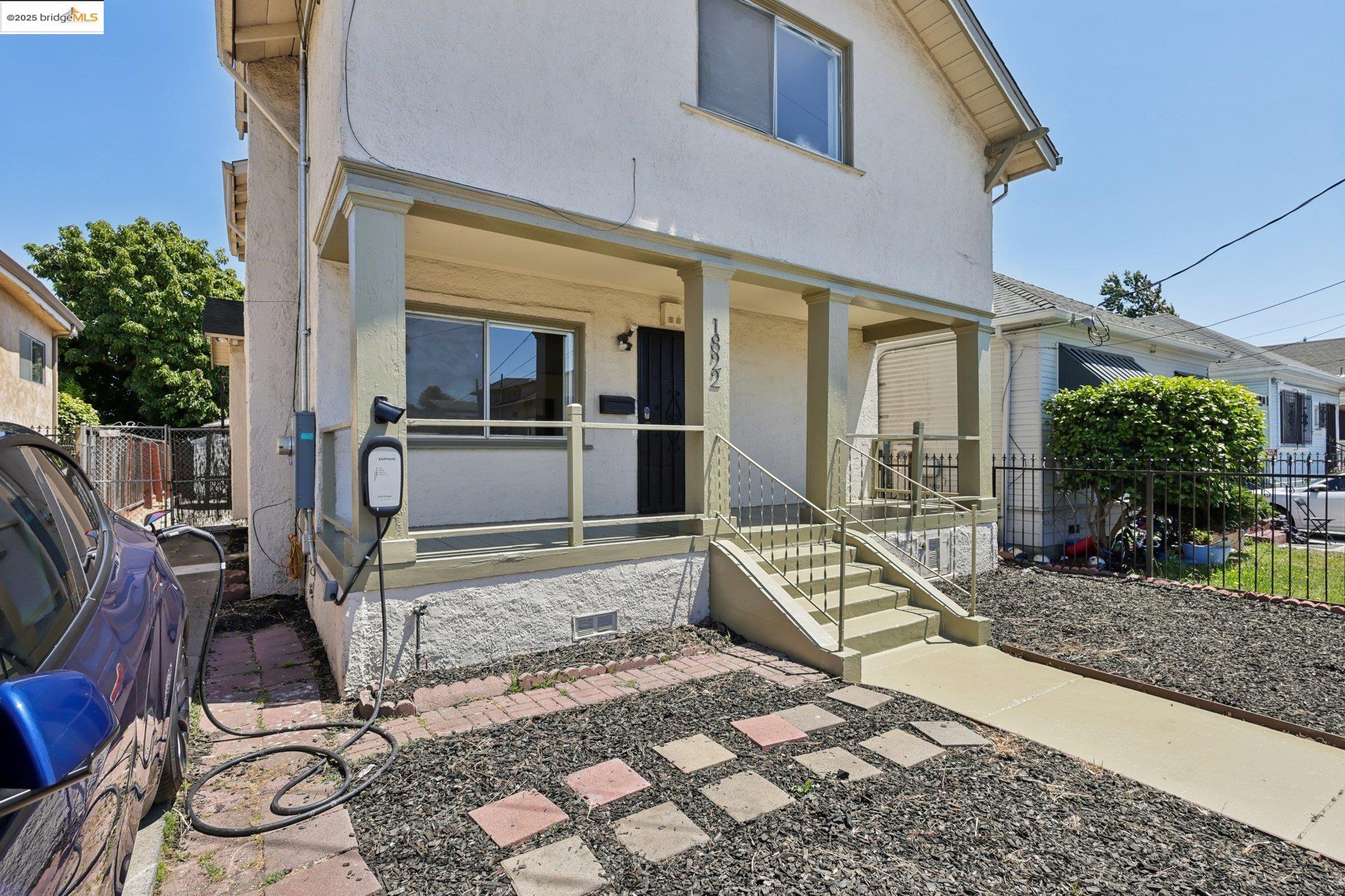 Detail Gallery Image 3 of 33 For 1822 40th Ave, Oakland,  CA 94601 - 4 Beds | 2 Baths