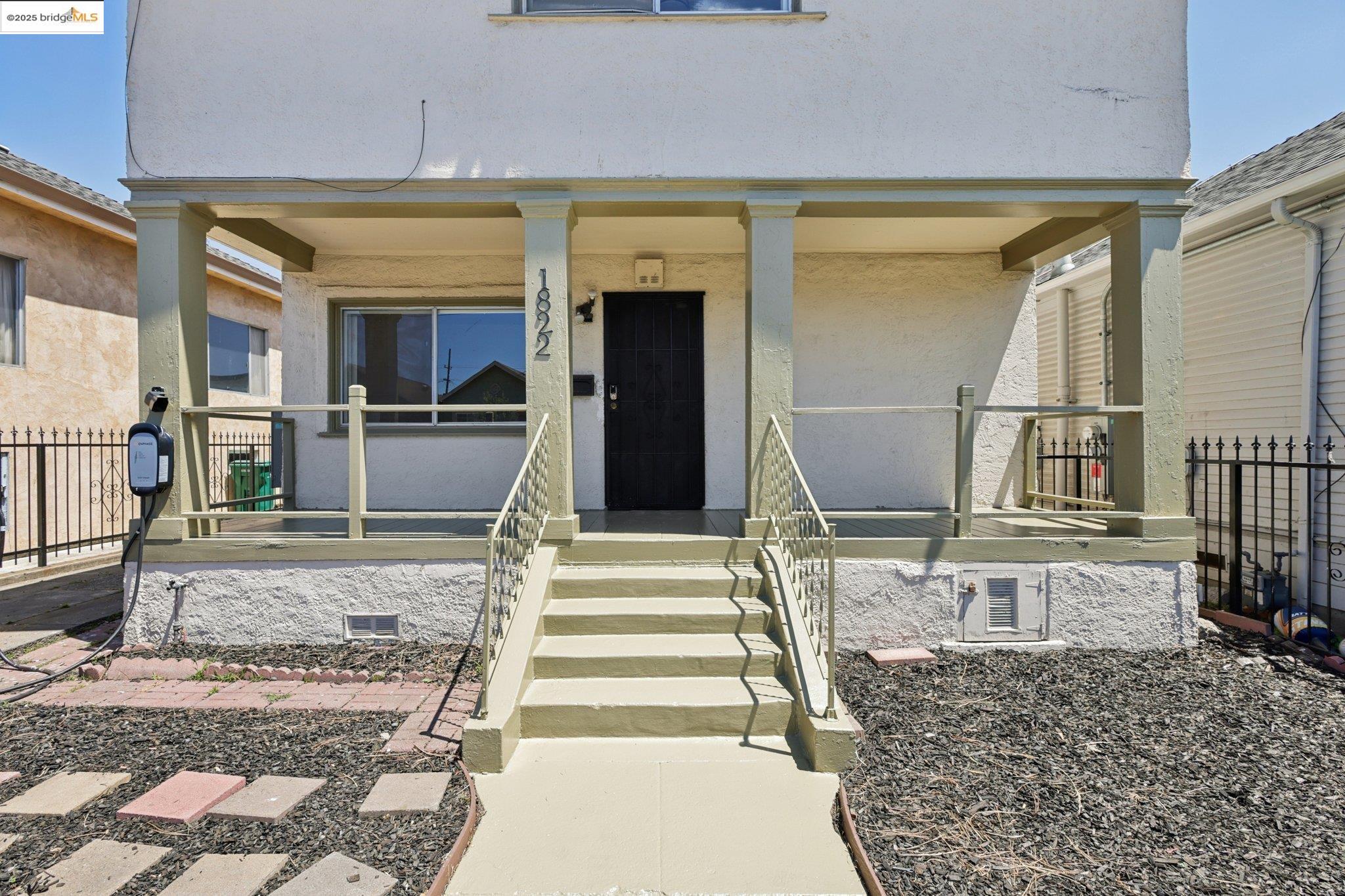 1822 40Th Ave, Oakland, California 94601, 4 Bedrooms Bedrooms, 7 Rooms Rooms,2 BathroomsBathrooms,Residential,For Sale,1822 40Th Ave,41103245