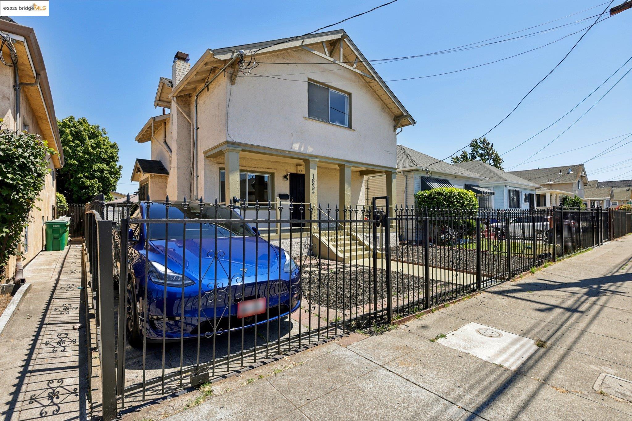 1822 40Th Ave, Oakland, California 94601, 4 Bedrooms Bedrooms, 7 Rooms Rooms,2 BathroomsBathrooms,Residential,For Sale,1822 40Th Ave,41103245