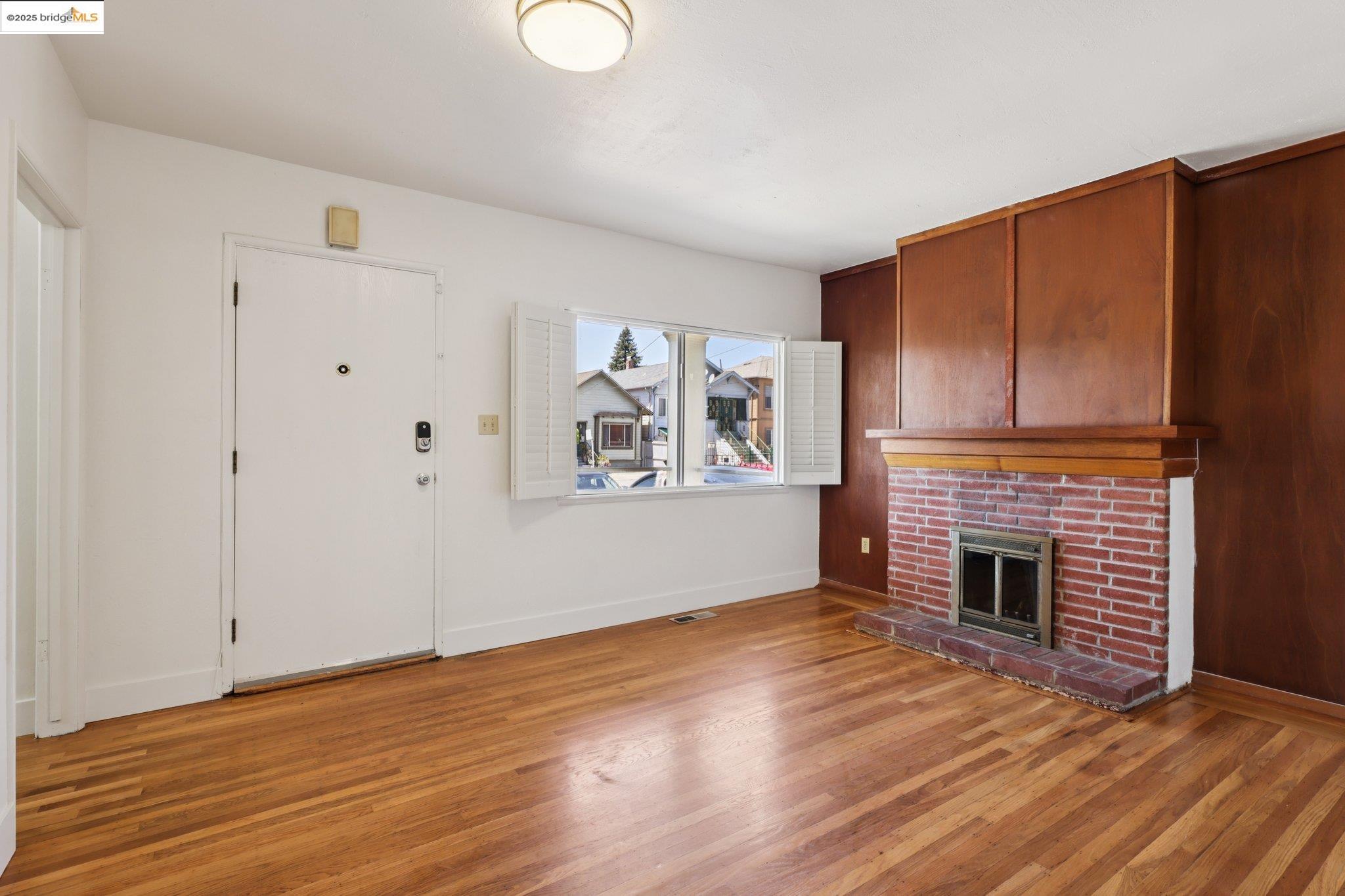 1822 40Th Ave, Oakland, California 94601, 4 Bedrooms Bedrooms, 7 Rooms Rooms,2 BathroomsBathrooms,Residential,For Sale,1822 40Th Ave,41103245