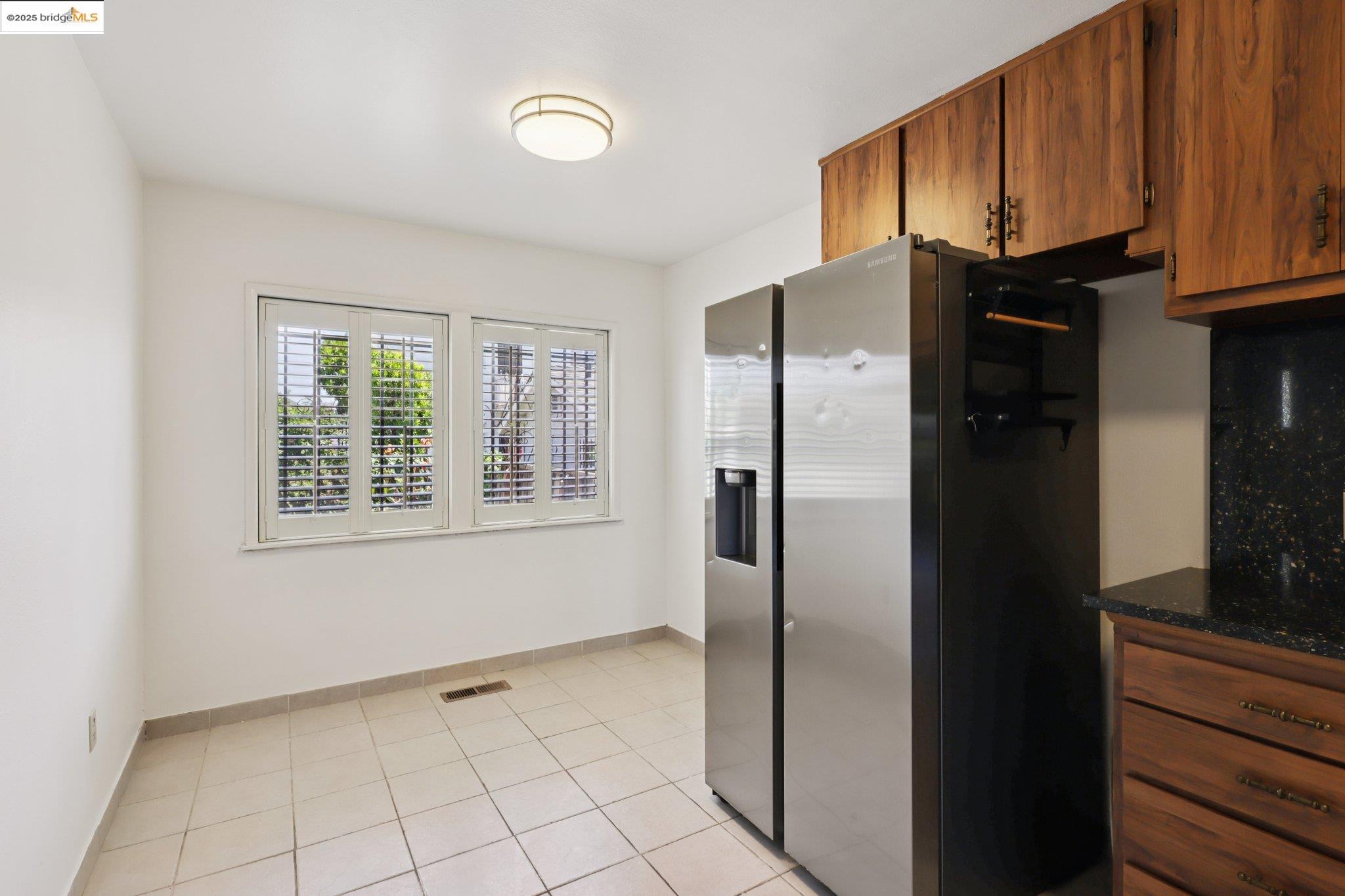 1822 40Th Ave, Oakland, California 94601, 4 Bedrooms Bedrooms, 7 Rooms Rooms,2 BathroomsBathrooms,Residential,For Sale,1822 40Th Ave,41103245
