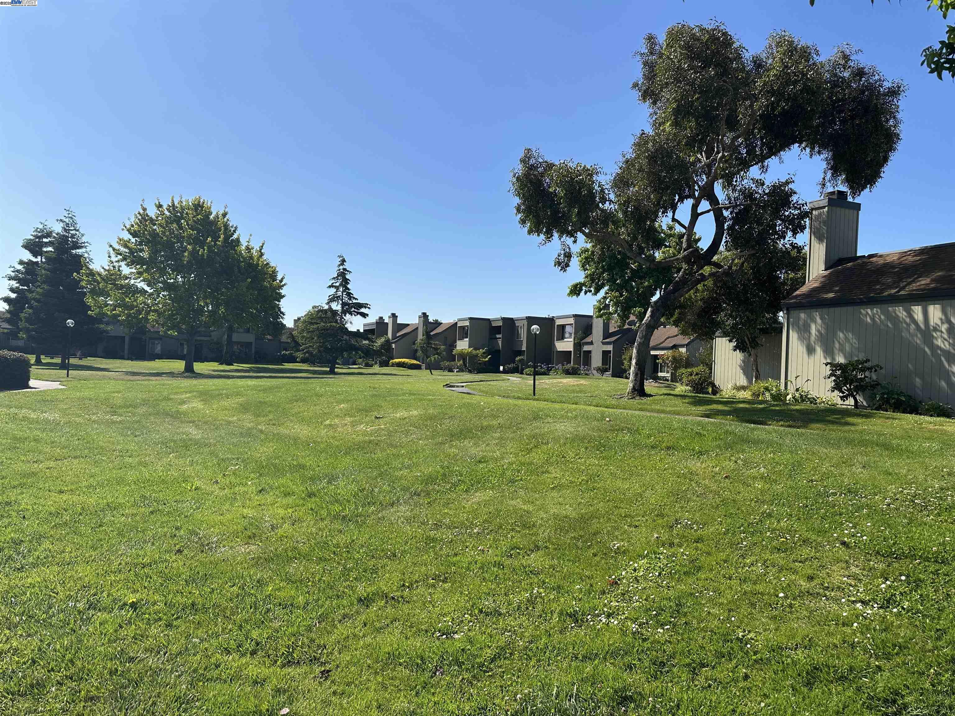 Detail Gallery Image 24 of 25 For 3521 Oleander, Alameda,  CA 94502 - 3 Beds | 1/1 Baths