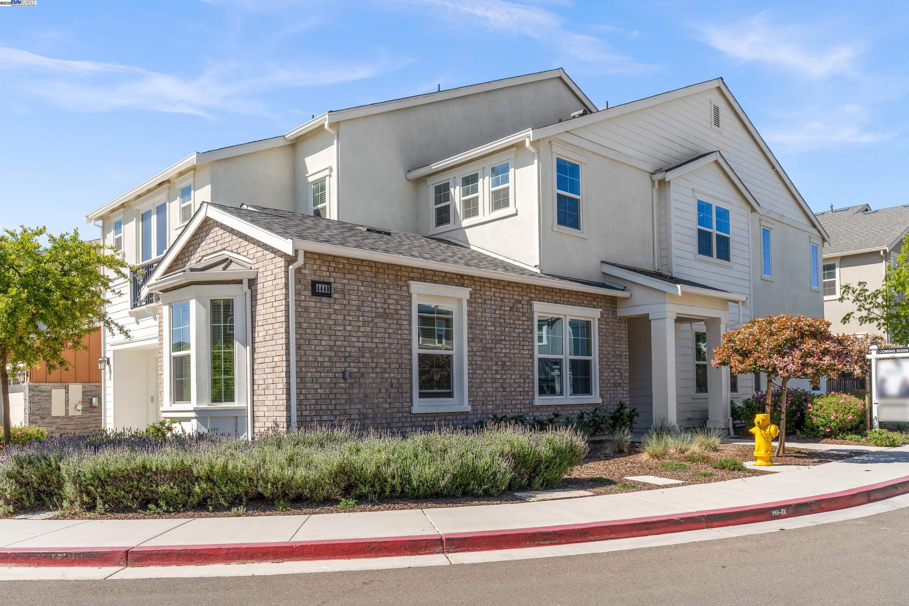 Detail Gallery Image 2 of 60 For 4440 Pine Mountain Way, Dublin,  CA 94568 - 5 Beds | 5/1 Baths