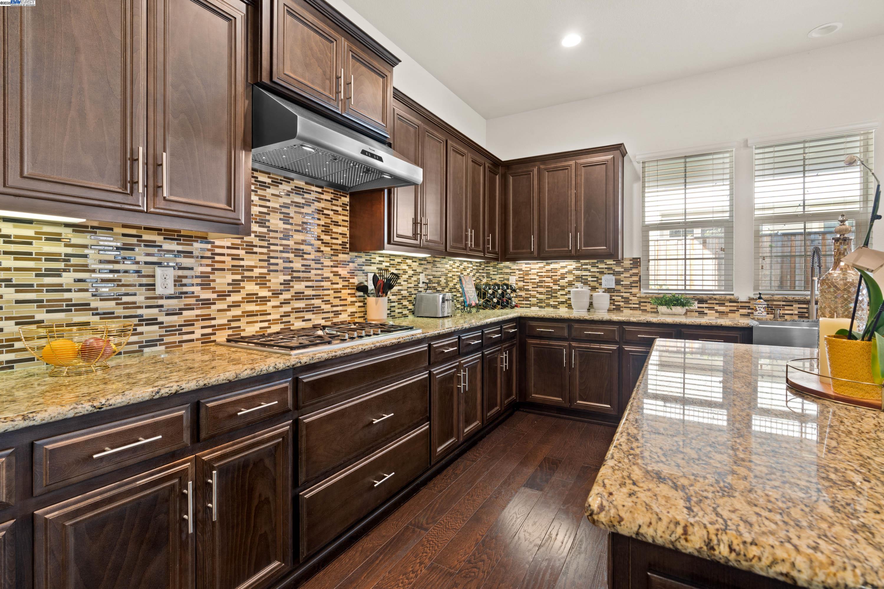 Detail Gallery Image 12 of 60 For 4440 Pine Mountain Way, Dublin,  CA 94568 - 5 Beds | 5/1 Baths