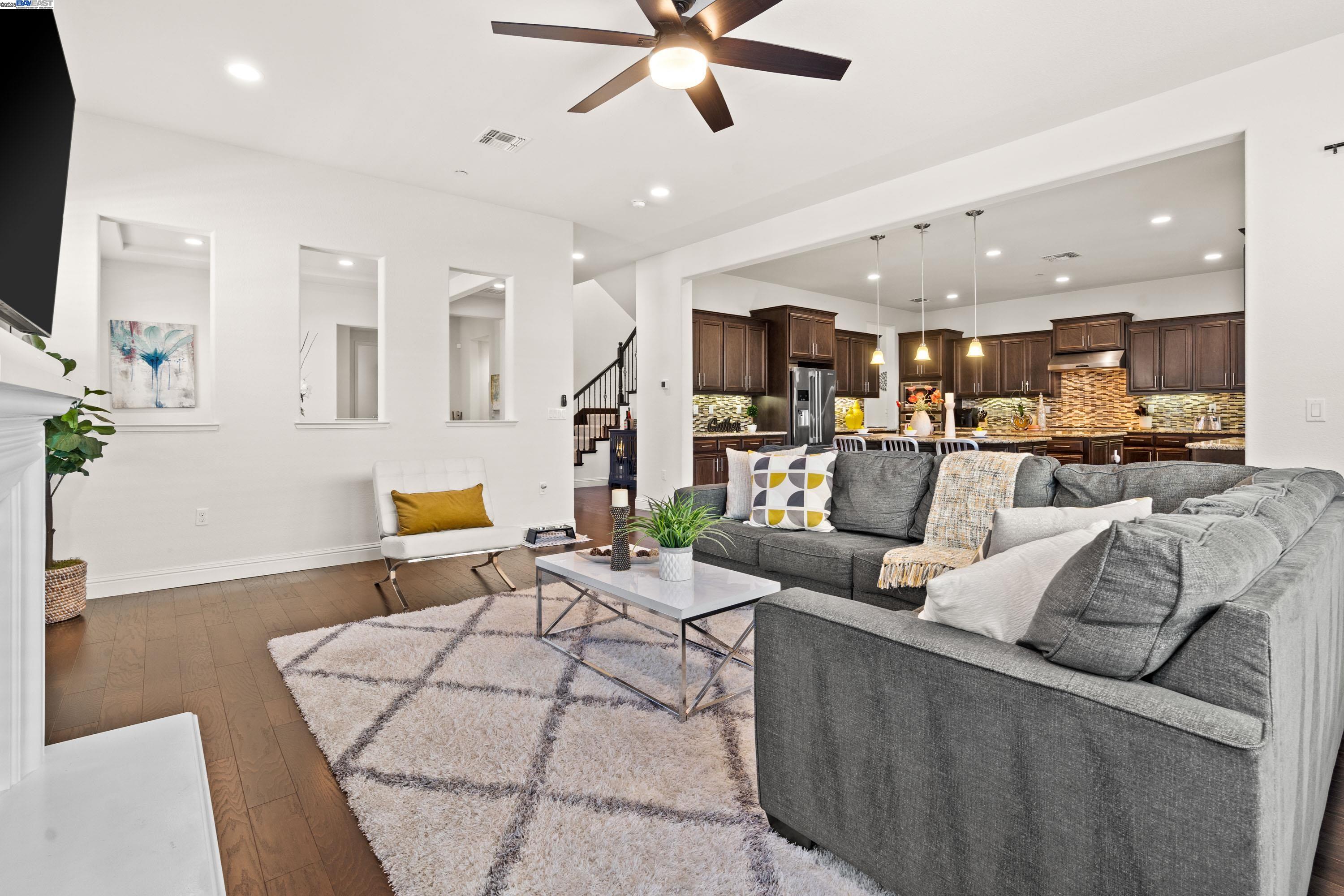 Detail Gallery Image 6 of 60 For 4440 Pine Mountain Way, Dublin,  CA 94568 - 5 Beds | 5/1 Baths