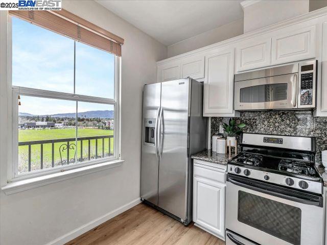 Detail Gallery Image 5 of 54 For 3275 Dublin Blvd #408,  Dublin,  CA 94568 - 2 Beds | 2 Baths