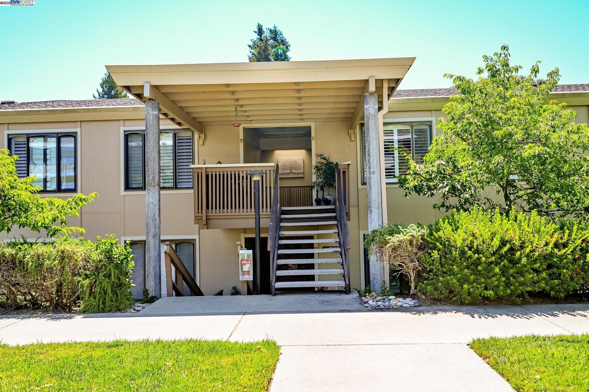 Detail Gallery Image 1 of 1 For 3401 Golden Rain Rd #11,  Walnut Creek,  CA 94595 - 2 Beds | 1 Baths