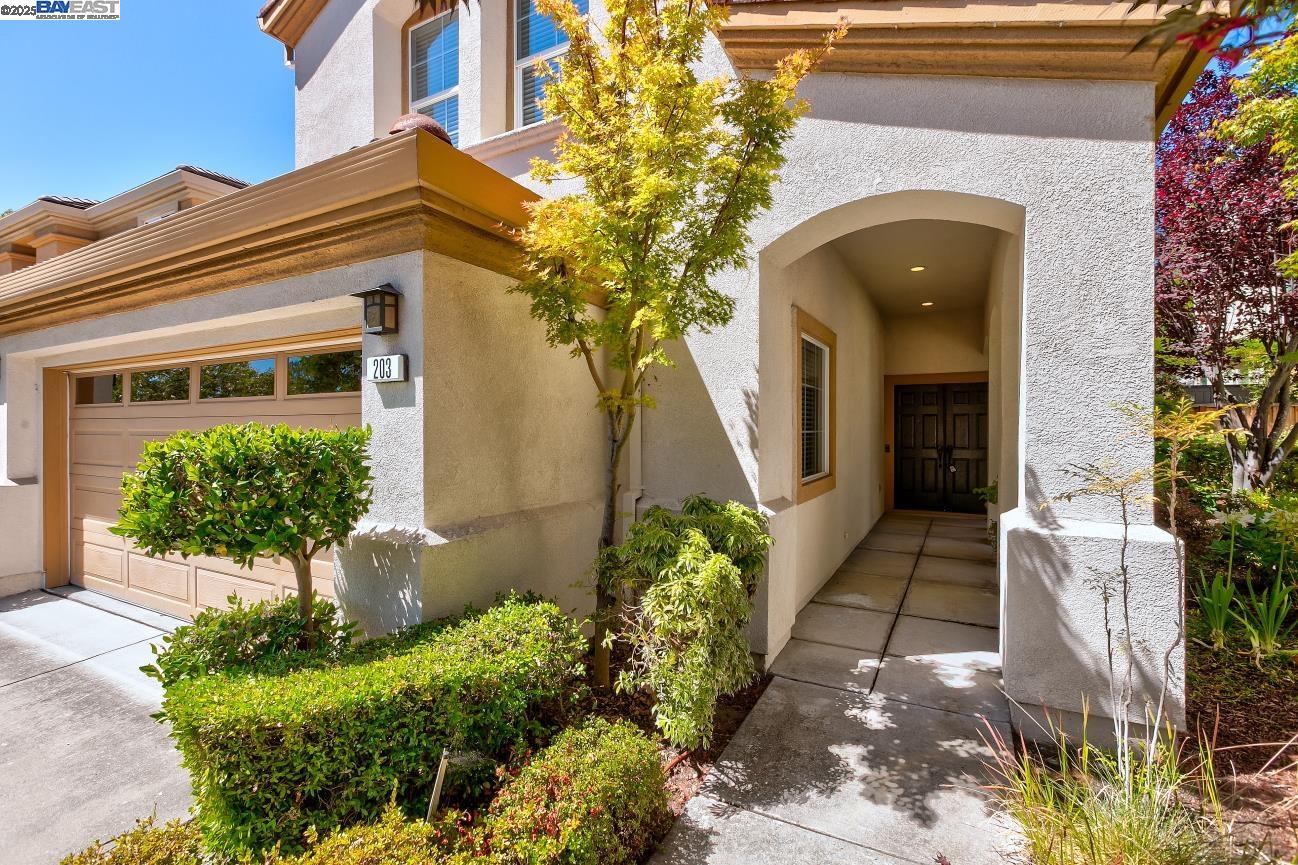 Detail Gallery Image 2 of 32 For 203 Azalea Ln, San Ramon,  CA 94582 - 4 Beds | 3 Baths