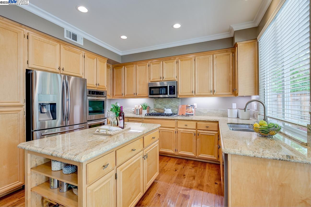 Detail Gallery Image 8 of 32 For 203 Azalea Ln, San Ramon,  CA 94582 - 4 Beds | 3 Baths
