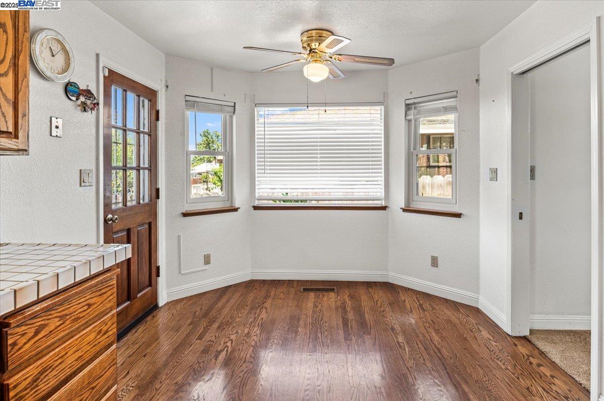 4095 Robin Ln, Castro Valley, California 94546, 4 Bedrooms Bedrooms, 8 Rooms Rooms,3 BathroomsBathrooms,Residential,For Sale,4095 Robin Ln,41103263