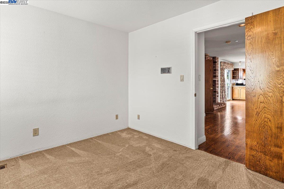 4095 Robin Ln, Castro Valley, California 94546, 4 Bedrooms Bedrooms, 8 Rooms Rooms,3 BathroomsBathrooms,Residential,For Sale,4095 Robin Ln,41103263