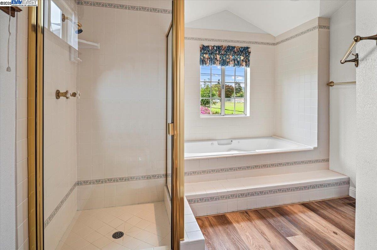 4095 Robin Ln, Castro Valley, California 94546, 4 Bedrooms Bedrooms, 8 Rooms Rooms,3 BathroomsBathrooms,Residential,For Sale,4095 Robin Ln,41103263