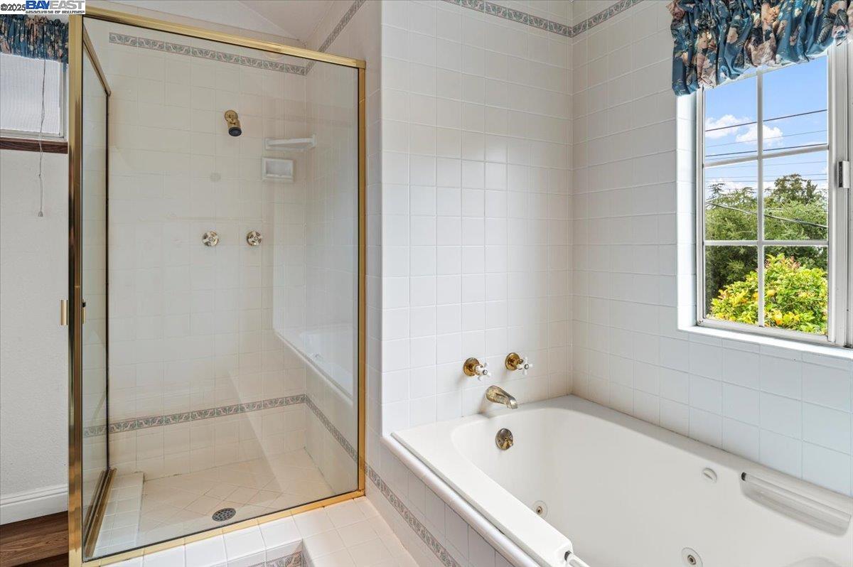 4095 Robin Ln, Castro Valley, California 94546, 4 Bedrooms Bedrooms, 8 Rooms Rooms,3 BathroomsBathrooms,Residential,For Sale,4095 Robin Ln,41103263
