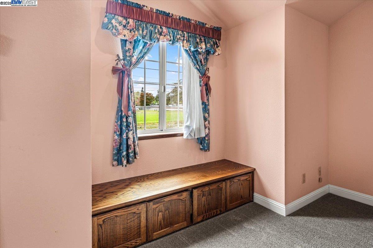 4095 Robin Ln, Castro Valley, California 94546, 4 Bedrooms Bedrooms, 8 Rooms Rooms,3 BathroomsBathrooms,Residential,For Sale,4095 Robin Ln,41103263