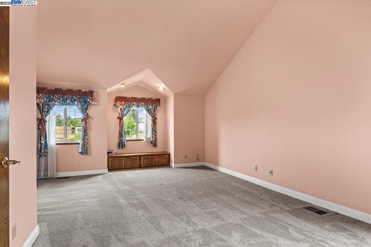 4095 Robin Ln, Castro Valley, California 94546, 4 Bedrooms Bedrooms, 8 Rooms Rooms,3 BathroomsBathrooms,Residential,For Sale,4095 Robin Ln,41103263