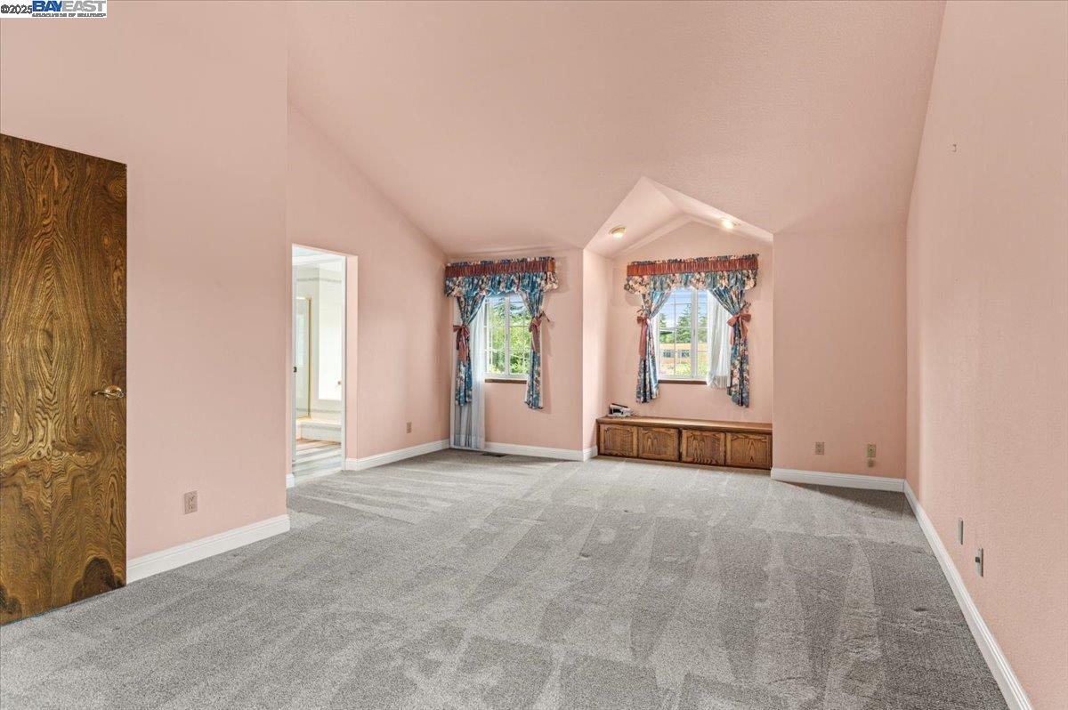 4095 Robin Ln, Castro Valley, California 94546, 4 Bedrooms Bedrooms, 8 Rooms Rooms,3 BathroomsBathrooms,Residential,For Sale,4095 Robin Ln,41103263