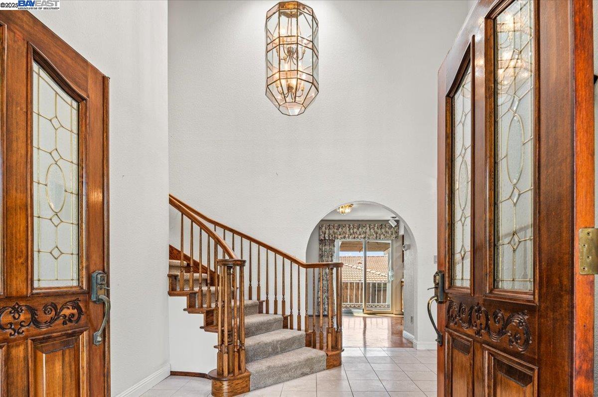 4095 Robin Ln, Castro Valley, California 94546, 4 Bedrooms Bedrooms, 8 Rooms Rooms,3 BathroomsBathrooms,Residential,For Sale,4095 Robin Ln,41103263