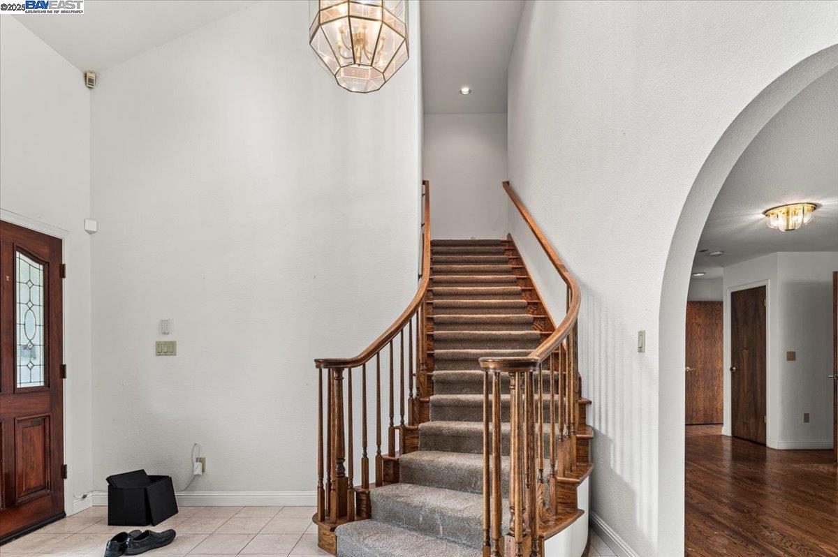 4095 Robin Ln, Castro Valley, California 94546, 4 Bedrooms Bedrooms, 8 Rooms Rooms,3 BathroomsBathrooms,Residential,For Sale,4095 Robin Ln,41103263