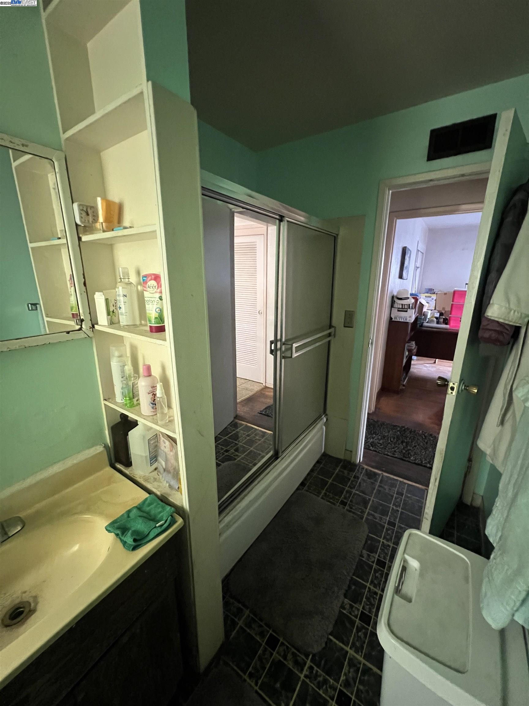 25936 Peterman Ave, Hayward, California 94545, 5 Bedrooms Bedrooms, 9 Rooms Rooms,3 BathroomsBathrooms,Residential,For Sale,25936 Peterman Ave,41103266