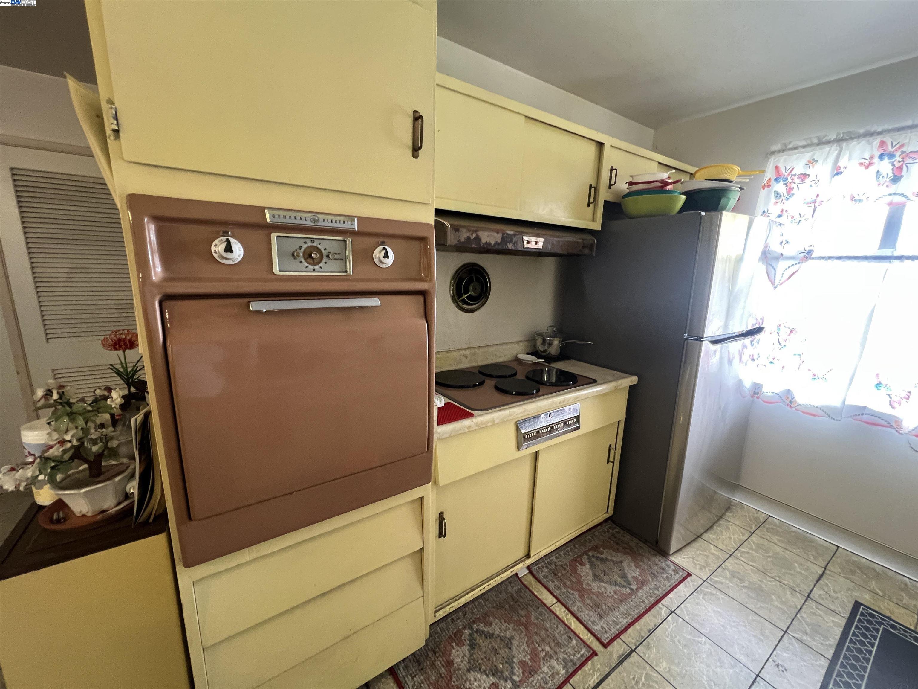 25936 Peterman Ave, Hayward, California 94545, 5 Bedrooms Bedrooms, 9 Rooms Rooms,3 BathroomsBathrooms,Residential,For Sale,25936 Peterman Ave,41103266