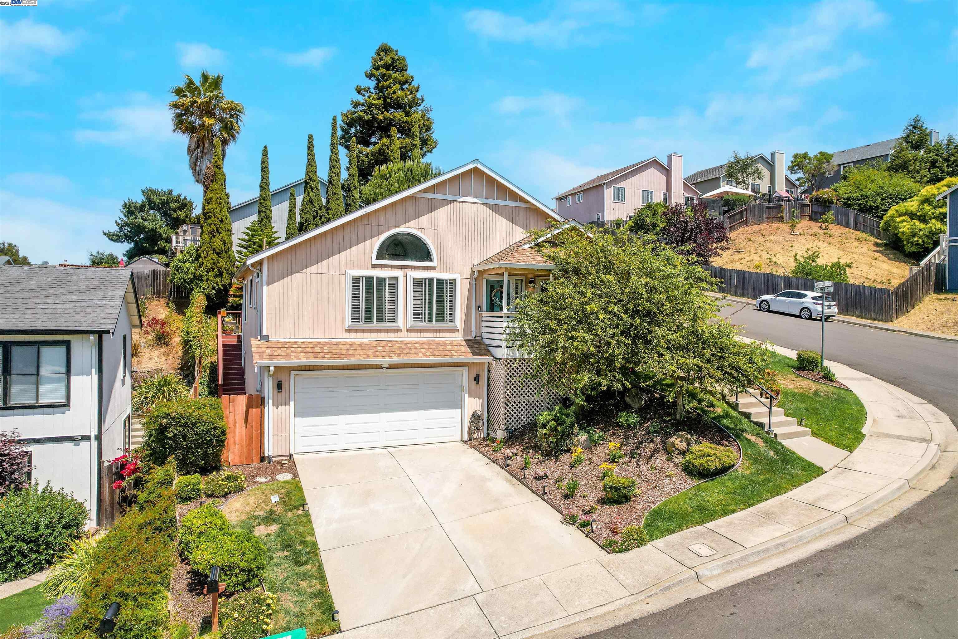 23380 Lakeridge Avenue, Hayward, California 94541, 3 Bedrooms Bedrooms, 7 Rooms Rooms,3 BathroomsBathrooms,Residential,For Sale,23380 Lakeridge Avenue,41103267