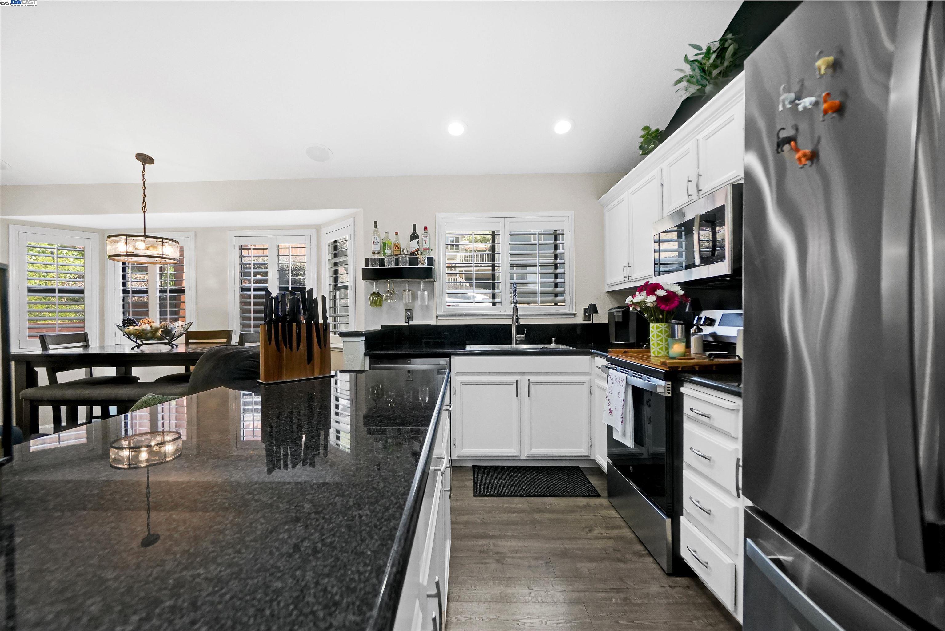 23380 Lakeridge Avenue, Hayward, California 94541, 3 Bedrooms Bedrooms, 7 Rooms Rooms,3 BathroomsBathrooms,Residential,For Sale,23380 Lakeridge Avenue,41103267