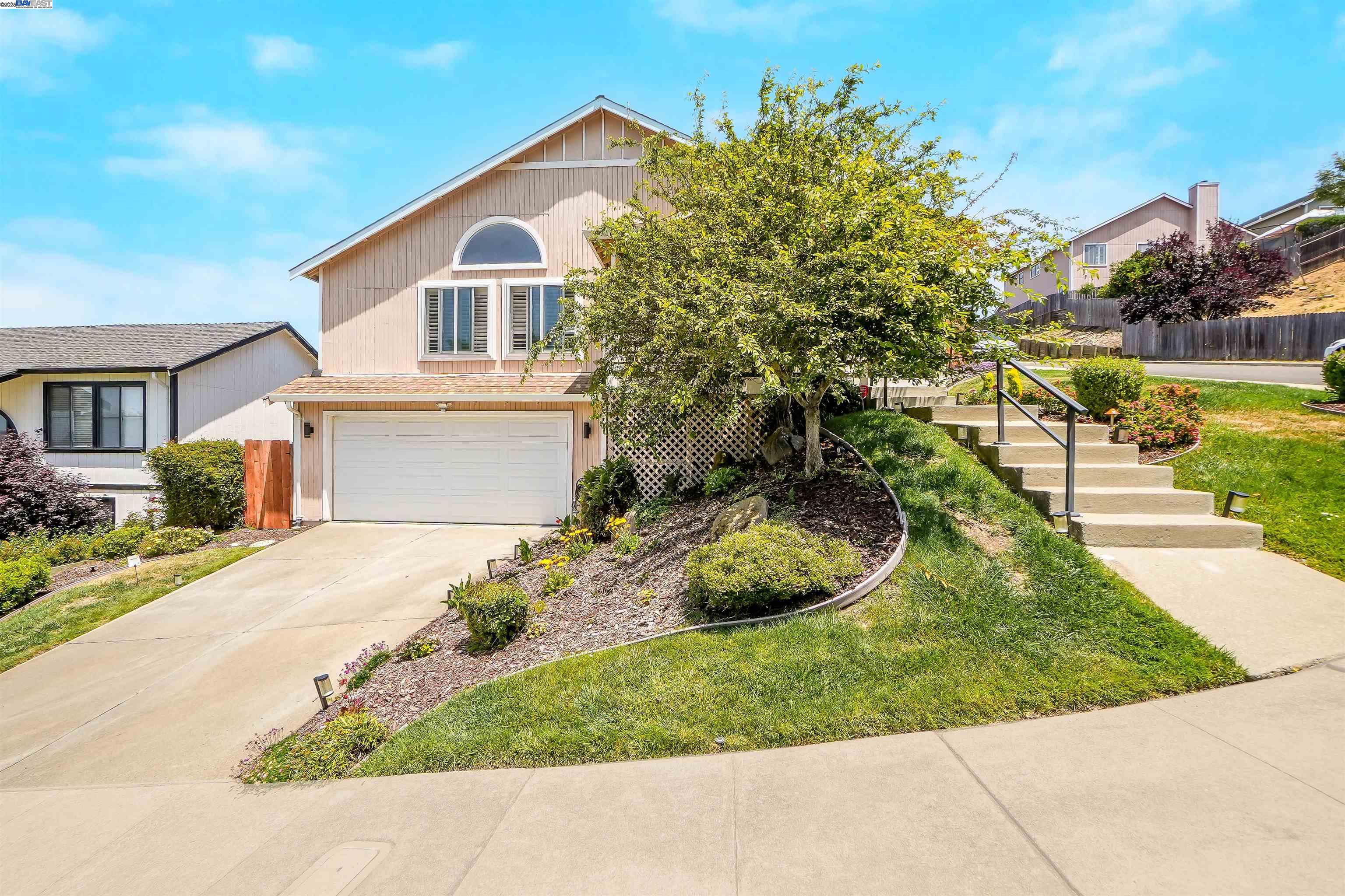 23380 Lakeridge Avenue, Hayward, California 94541, 3 Bedrooms Bedrooms, 7 Rooms Rooms,3 BathroomsBathrooms,Residential,For Sale,23380 Lakeridge Avenue,41103267