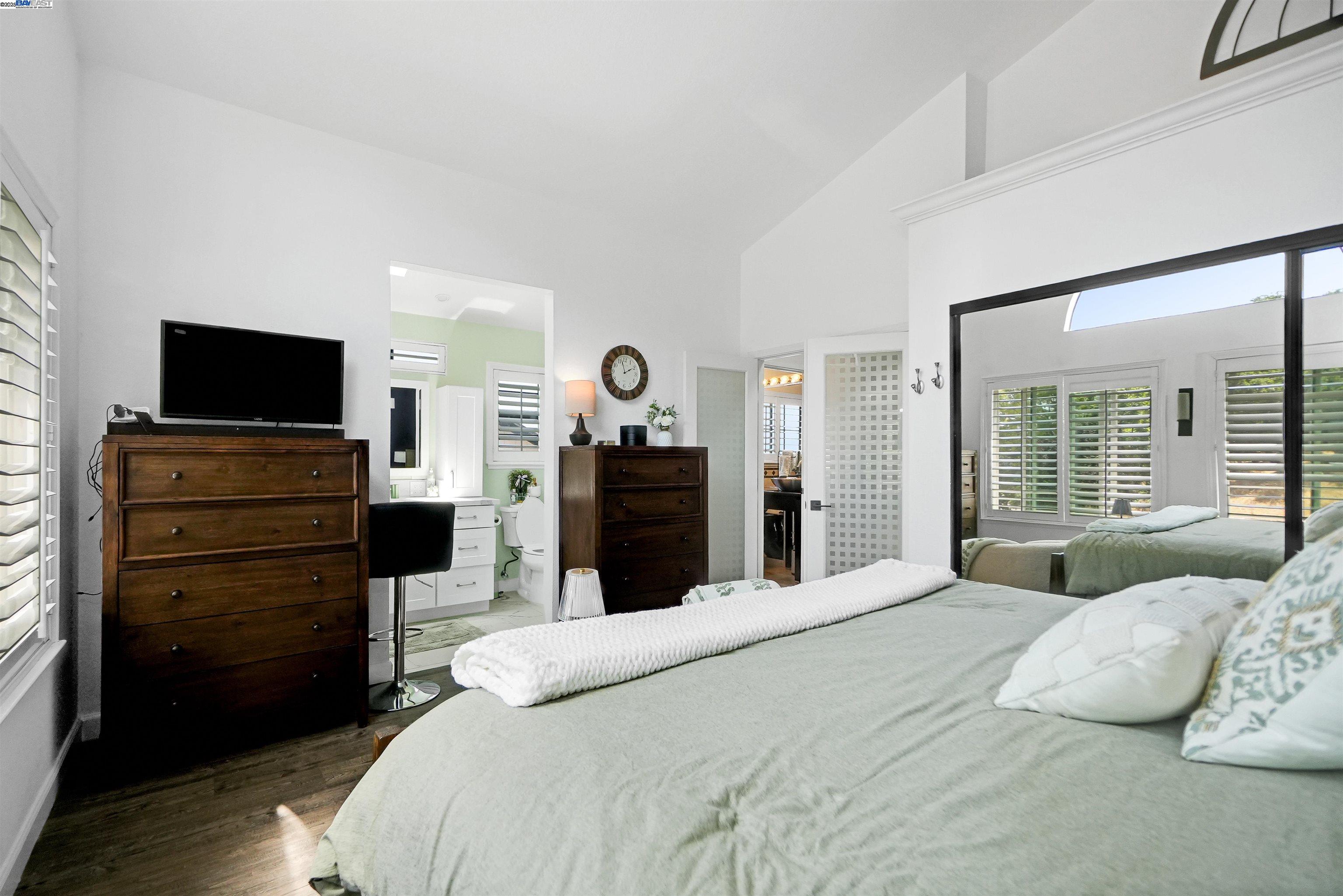 23380 Lakeridge Avenue, Hayward, California 94541, 3 Bedrooms Bedrooms, 7 Rooms Rooms,3 BathroomsBathrooms,Residential,For Sale,23380 Lakeridge Avenue,41103267