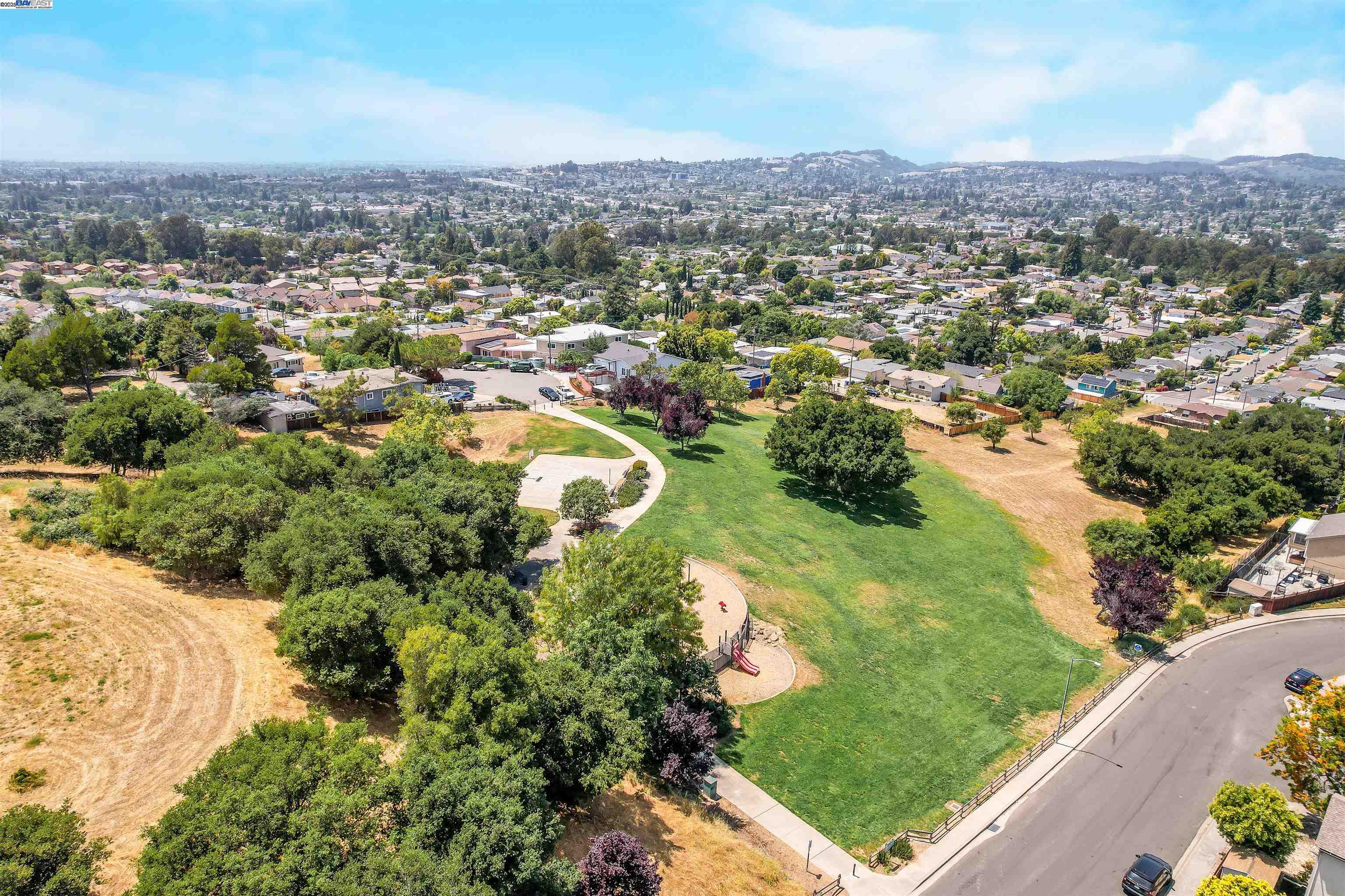 23380 Lakeridge Avenue, Hayward, California 94541, 3 Bedrooms Bedrooms, 7 Rooms Rooms,3 BathroomsBathrooms,Residential,For Sale,23380 Lakeridge Avenue,41103267