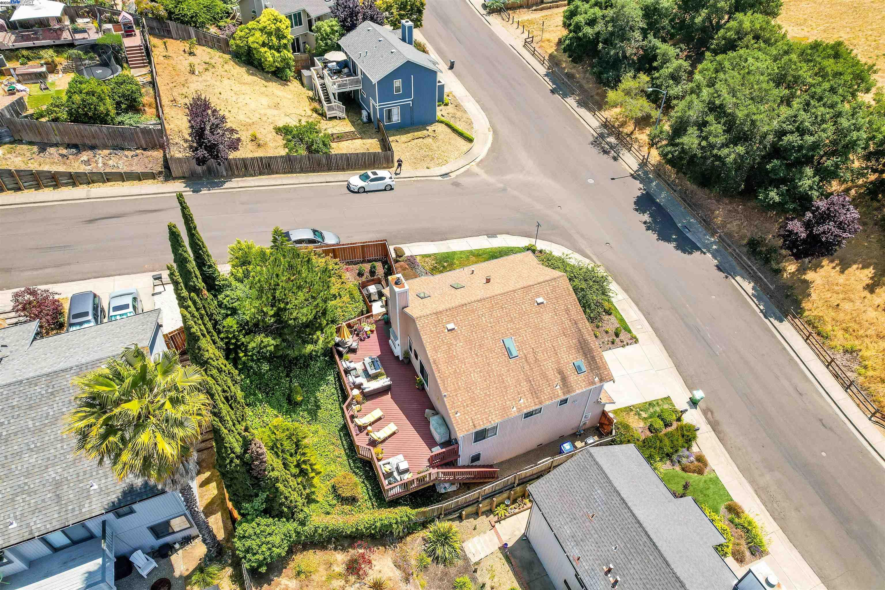 23380 Lakeridge Avenue, Hayward, California 94541, 3 Bedrooms Bedrooms, 7 Rooms Rooms,3 BathroomsBathrooms,Residential,For Sale,23380 Lakeridge Avenue,41103267