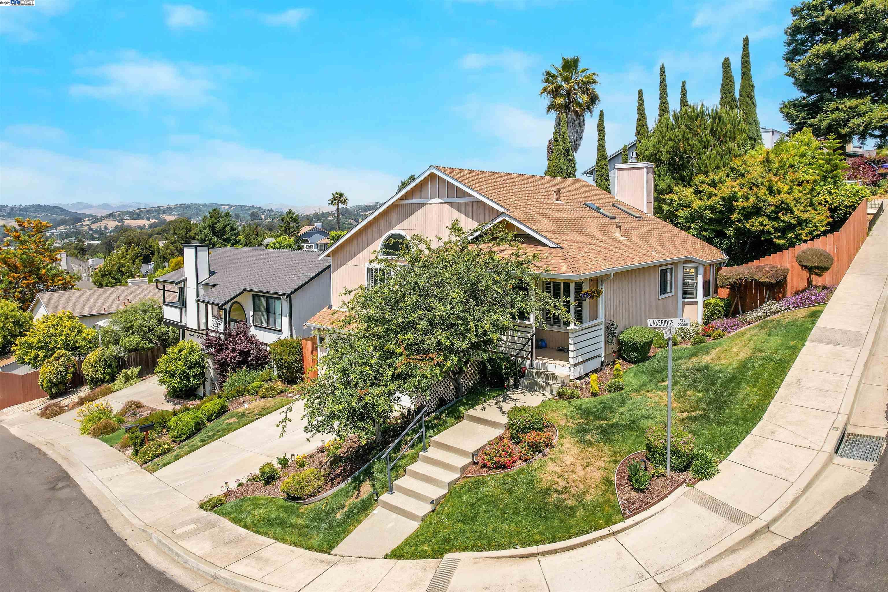 23380 Lakeridge Avenue, Hayward, California 94541, 3 Bedrooms Bedrooms, 7 Rooms Rooms,3 BathroomsBathrooms,Residential,For Sale,23380 Lakeridge Avenue,41103267