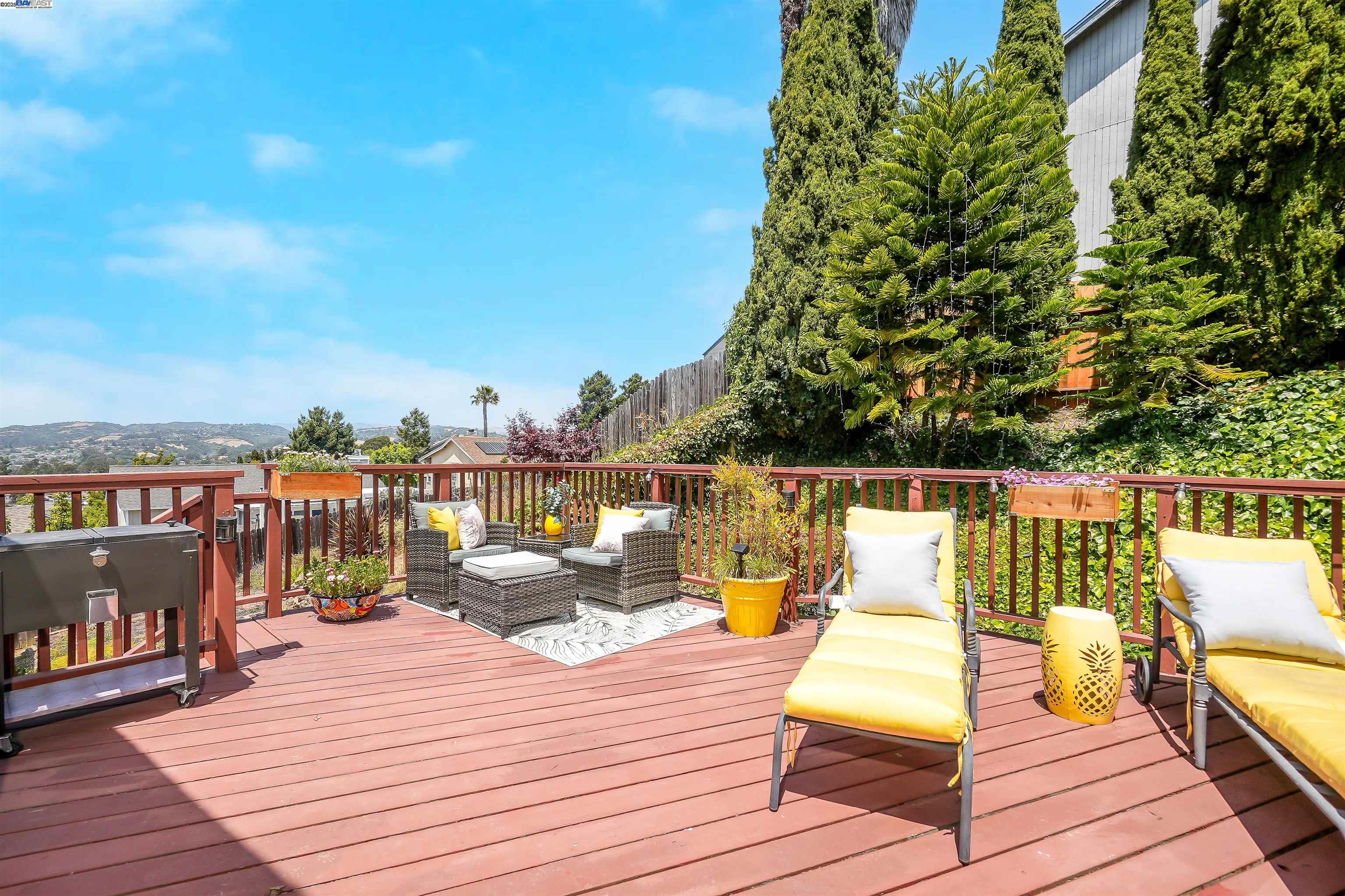 23380 Lakeridge Avenue, Hayward, California 94541, 3 Bedrooms Bedrooms, 7 Rooms Rooms,3 BathroomsBathrooms,Residential,For Sale,23380 Lakeridge Avenue,41103267