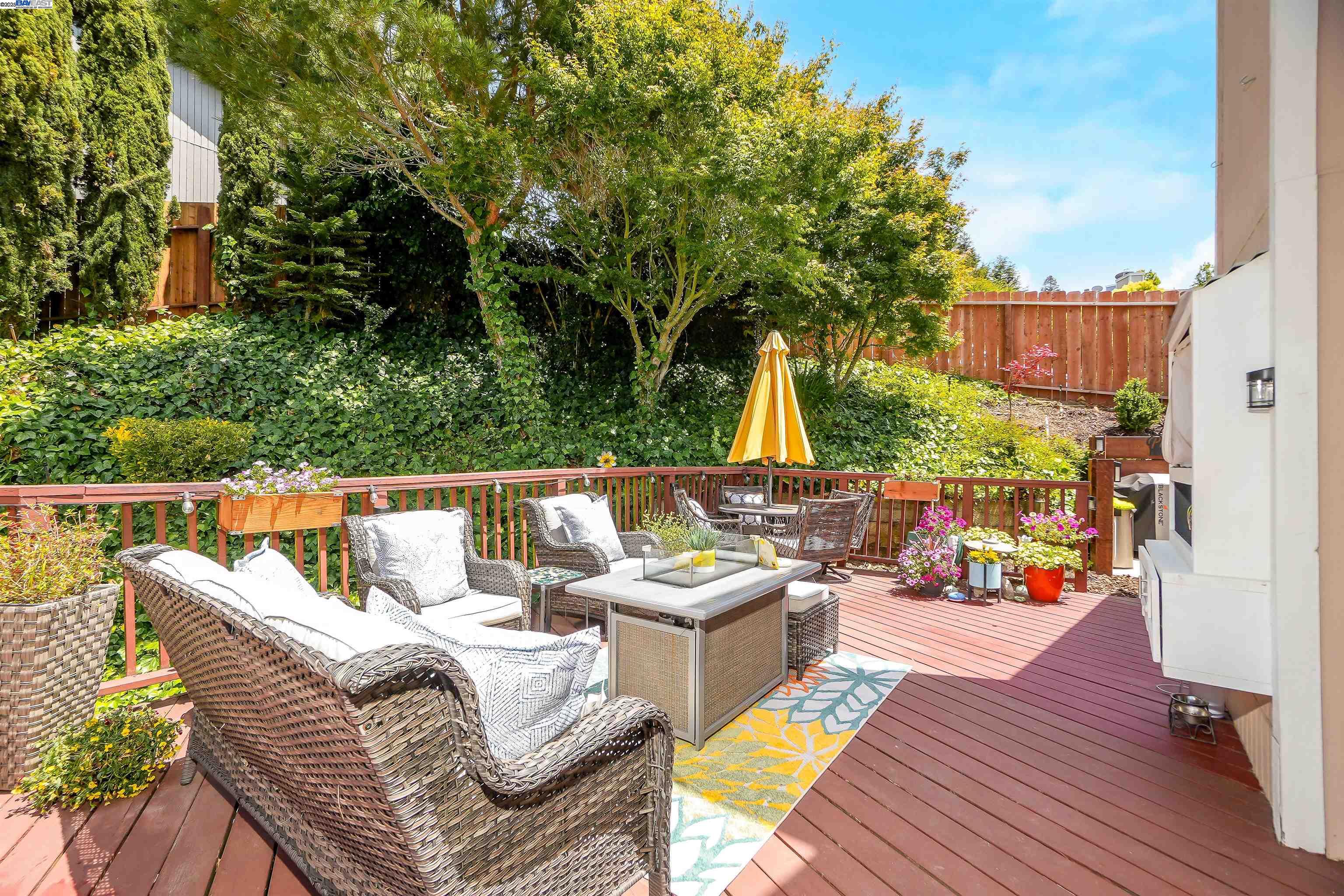 23380 Lakeridge Avenue, Hayward, California 94541, 3 Bedrooms Bedrooms, 7 Rooms Rooms,3 BathroomsBathrooms,Residential,For Sale,23380 Lakeridge Avenue,41103267