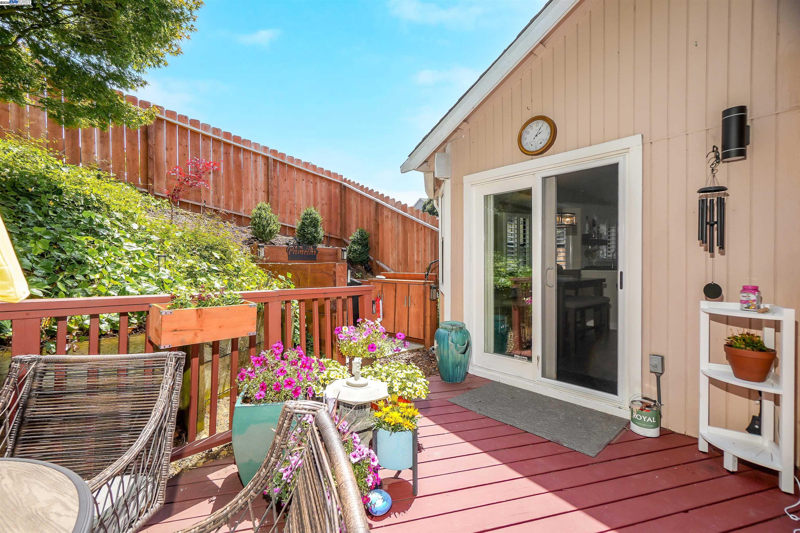 23380 Lakeridge Avenue, Hayward, California 94541, 3 Bedrooms Bedrooms, 7 Rooms Rooms,3 BathroomsBathrooms,Residential,For Sale,23380 Lakeridge Avenue,41103267